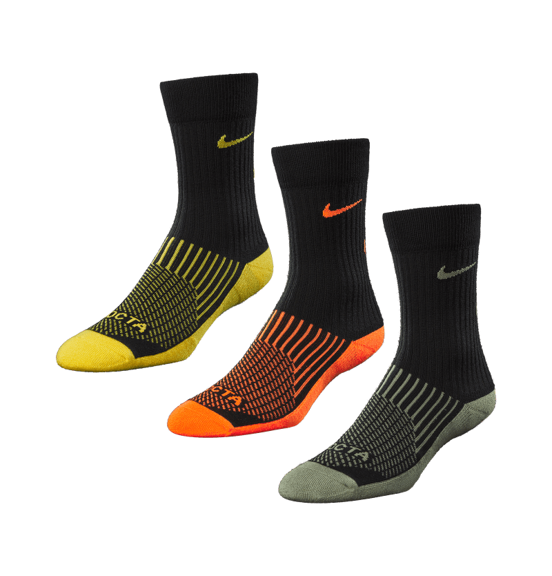 NOCTA SOCK BLACK YELLOW 3QUARTER FRONT Composite a8086b35 10a4 43ca 8257 bef43049b2c7